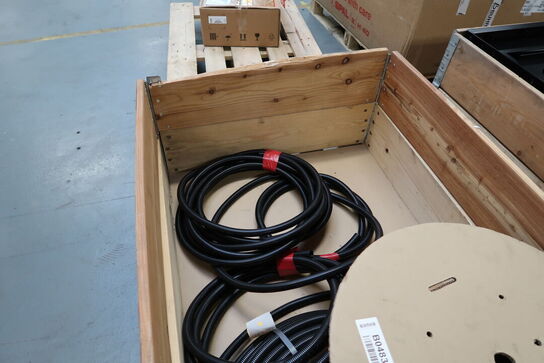 2 stk. paller med varelager/reservedele