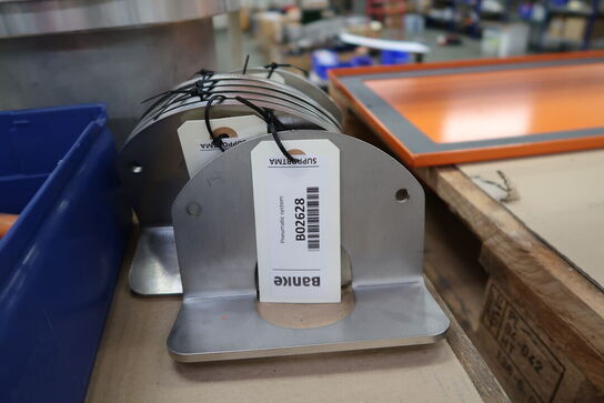 3 stk. paller med div. Varelager/reservedele