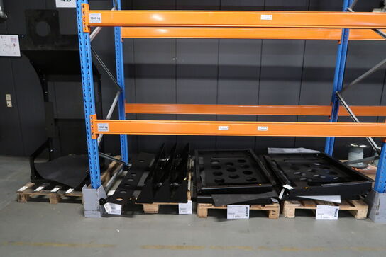 4 stk. paller med varelager/reservedele