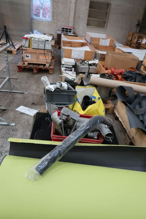 Div. Batterier, varelager, reservedele m.m.