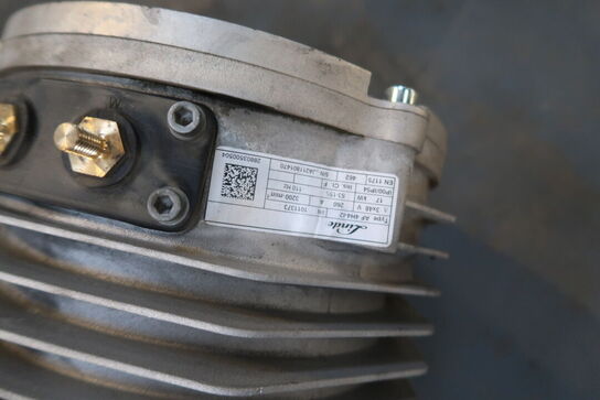 Div. Paller med værktøj og varelager