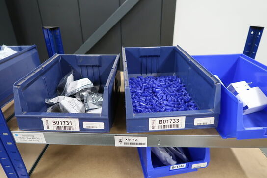 Div. Varelager og værktøj på reoler