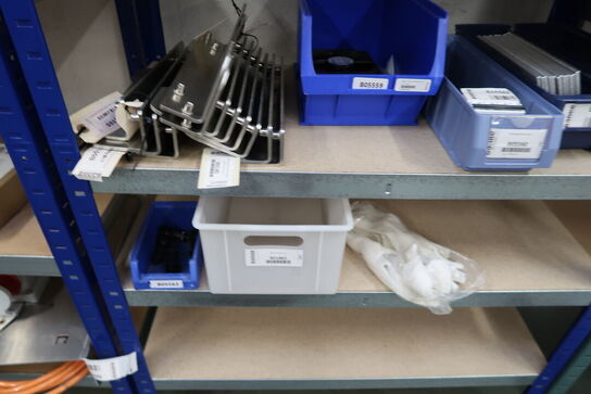 5 fag lagerreoler med varelager/reservedele