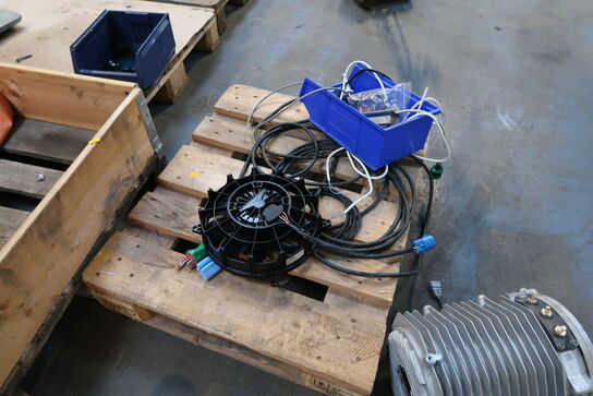 Div. Paller med værktøj og varelager