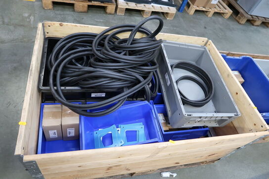 2 stk. paller med varelager/reseverdele