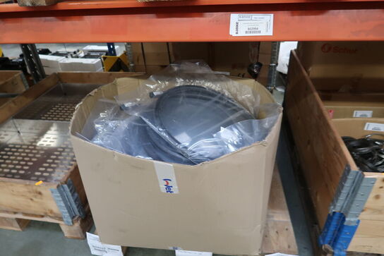 3 stk. paller med div. Varelager/reservedele