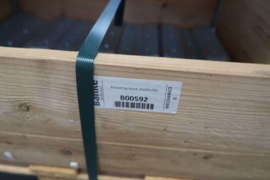 2 stk. paller med Div. Varelager/Reservedele