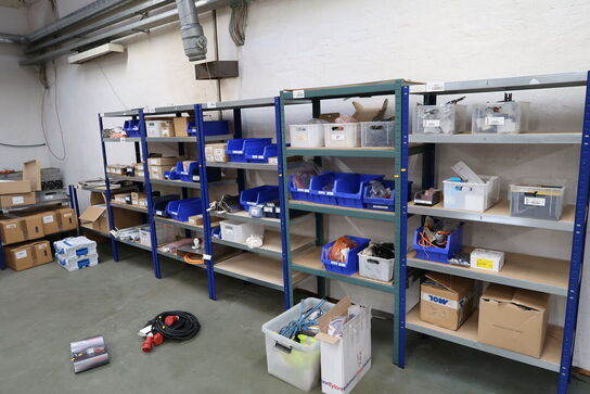 5 fag lagerreoler med varelager/reservedele