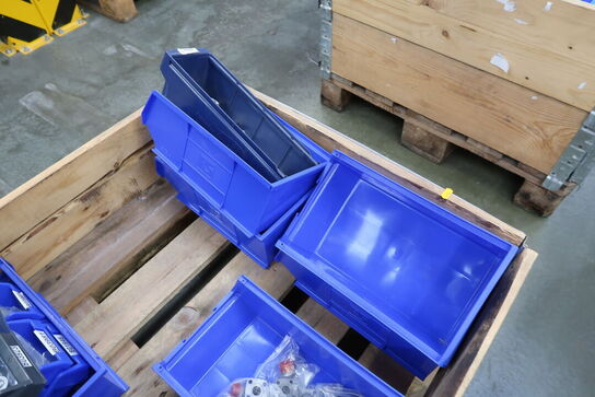 2 stk. paller med varelager/reseverdele