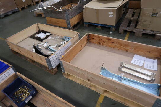 2 stk. paller med varelager/reservedele