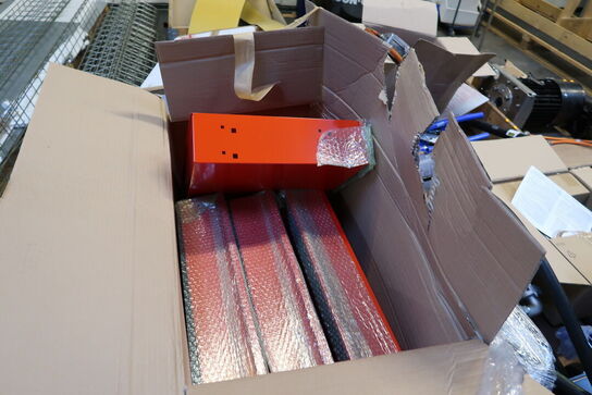 3 stk. paller med varelager/reseverdele