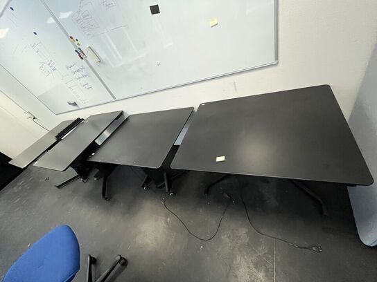 Fire hæve/sænkeborde. 