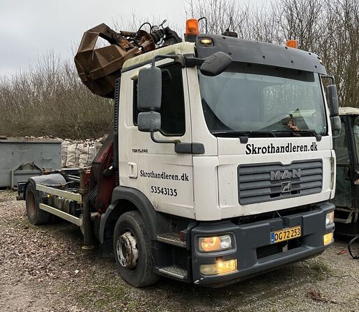 Lastbil MAN TGM 15.240 med Kran