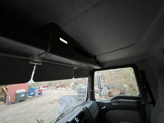 Lastbil MAN TGM 15.240 med Kran