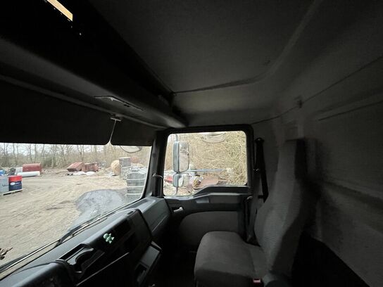 Lastbil MAN TGM 15.240 med Kran