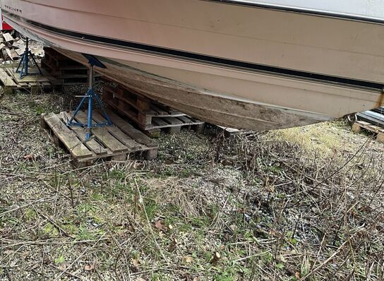 Motorbåd Bayliner 2352 Trophy