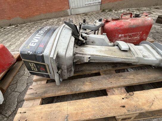 Påhængsmotor EVINRUDE 25 + Brændstofsdunk