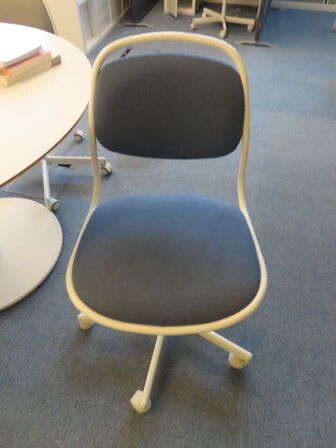 Bord inkl. 4 stk. Stole