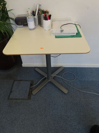 Bord, whiteboard, reol, m.v.