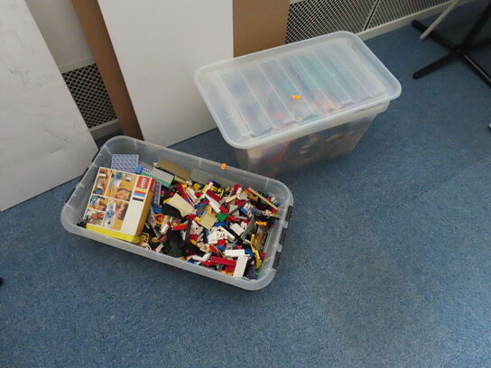 2 kasser LEGO