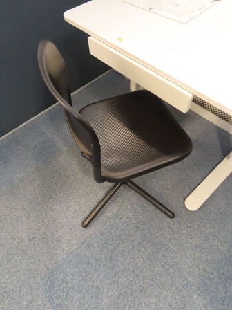 Bord, stol, afskærmning, m.v.