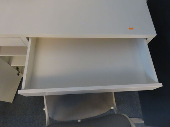 2 stk. Borde & 2 stk. Stole