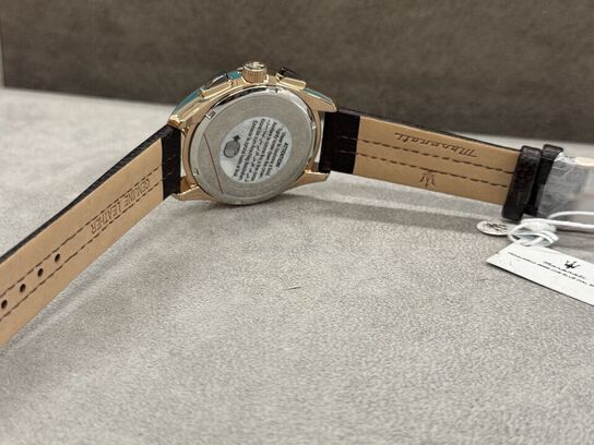 Armbåndsur  MASERATI TRAGUARDO 46 MM CHR BLUE DIAL BROWN ST
