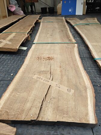 1 stk. Egetræsplanke str. 350 x 75 x 6