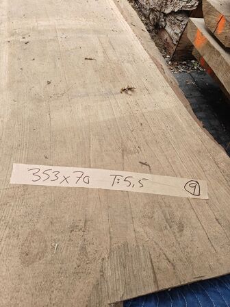 1 stk. Egetræsplanke str. 353 x 70 x 5,5