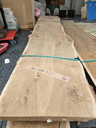 1 stk. Egetræsplanke str. 266 x 61 / 55 x 5,5