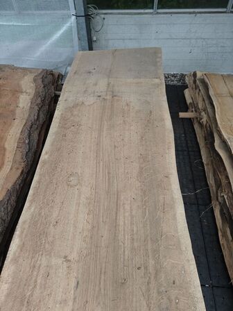 1 stk. Egetræsplanke str. 260 x 88 / 67 x 5