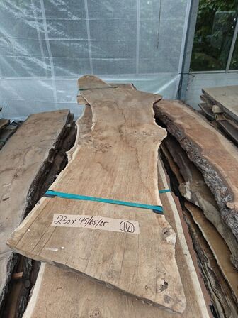 1 stk. Egetræsplanke str. 230 x 65 / 45 x 5