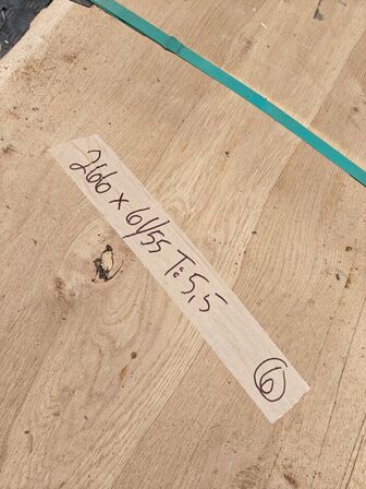 1 stk. Egetræsplanke str. 266 x 61 / 55 x 5,5