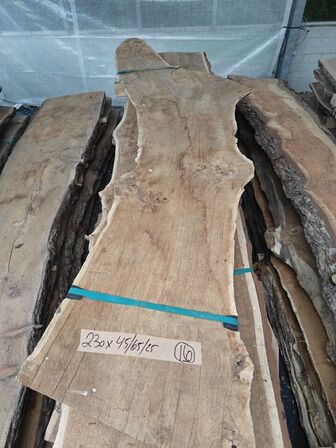 1 stk. Egetræsplanke str. 230 x 65 / 45 x 5