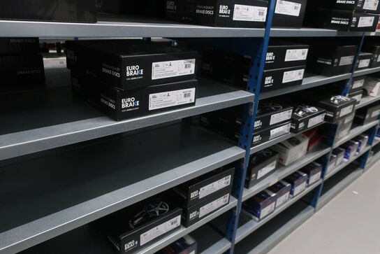 30 fag lagerreoler med indhold