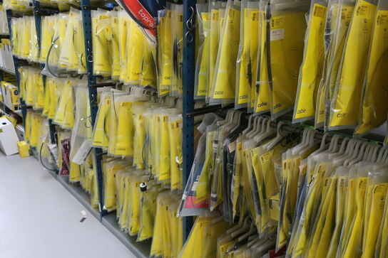 26 fag lagerreoler med indhold