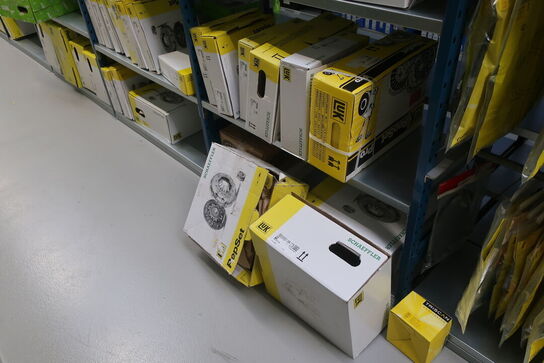 26 fag lagerreoler med indhold