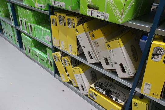 26 fag lagerreoler med indhold