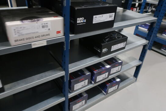 30 fag lagerreoler med indhold