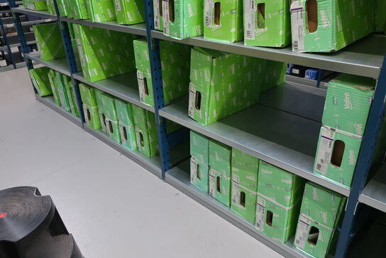 26 fag lagerreoler med indhold