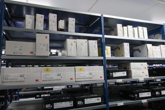 30 fag lagerreoler med indhold