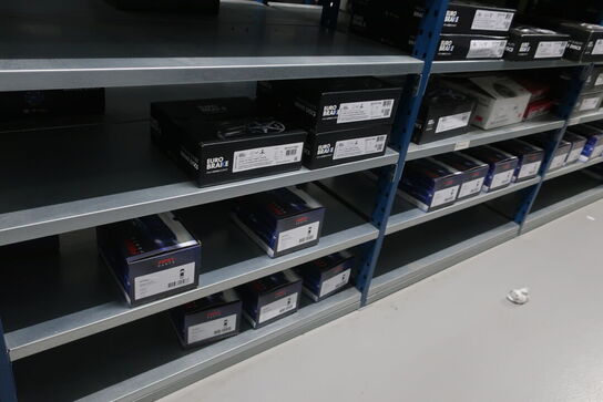 30 fag lagerreoler med indhold