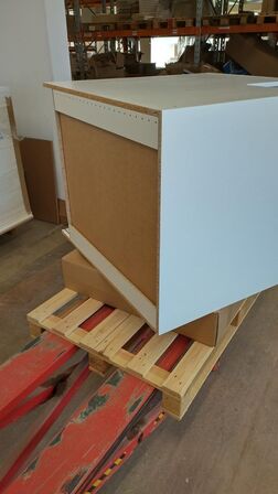 1 stk. Usamlet hjørneunderskab m/2 karruseller.