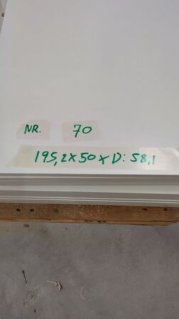 4 stk. usamlet højskabe H: 195,2 x B: 50 x D: 58,1 cm uden låger.