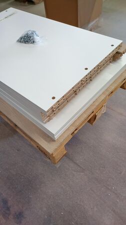 4 stk. usamlet underskabe H: 70,4 x B: 100 x D: 58,1