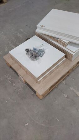 4 stk. usamlet underskabe H: 70,4 x B: 50 x D: 60,0 med låge og  4 hylder