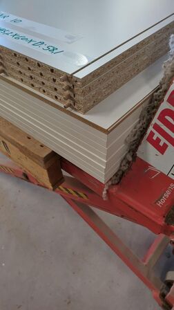 4 stk. u samlet højskabe H: 195,2 x B: 60 x D: 58,1 cm uden låger.