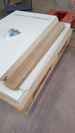 4 stk. usamlet underskabe H: 70,4 x B: 100 x D: 58,1