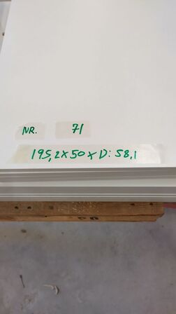 4 stk. usamlet højskabe H: 195,2 x B: 50 x D: 58,1 cm uden låger.