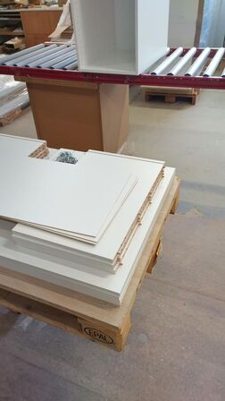 4 stk. usamlet underskabe H: 70,4 x B: 40 x D: 58,1.